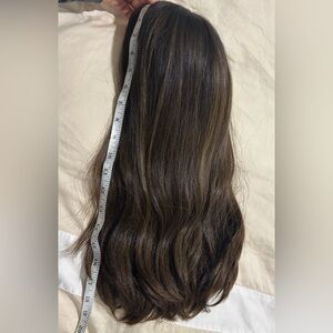 Eva & Chloe wig Dark Brown with highlights